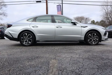 More photos of 2025 Hyundai Sonata SEL at Hyundai Warner Robins, GA