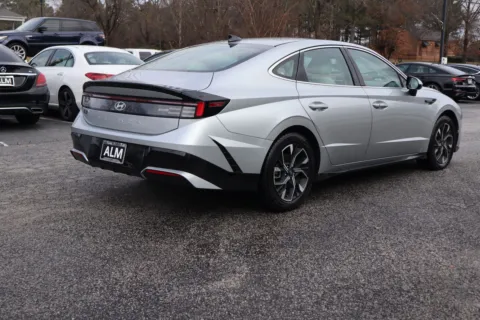 More photos of 2025 Hyundai Sonata SEL at Hyundai Warner Robins, GA