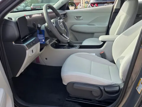 More photos of 2027 Hyundai Kona SE at Hyundai Warner Robins, GA