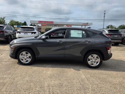 More photos of 2027 Hyundai Kona SE at Hyundai Warner Robins, GA