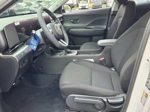 More photos of 2027 Hyundai Kona SE at Hyundai Warner Robins, GA