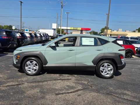 More photos of 2027 Hyundai Kona SE at Hyundai Warner Robins, GA