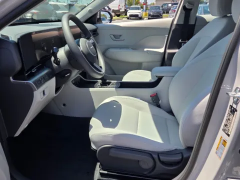 More photos of 2027 Hyundai Kona SE at Hyundai Warner Robins, GA