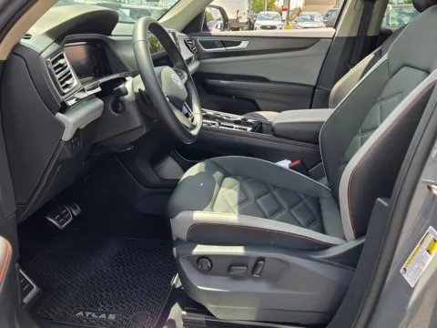 More photos of 2025 Volkswagen Atlas 2.0T Peak Edition at Hyundai Warner Robins, GA