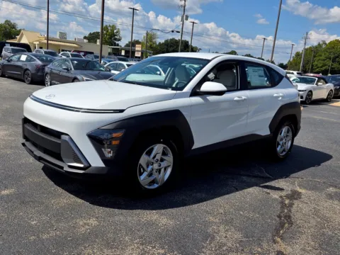 Another view of 2027 Hyundai Kona SE for sale in Warner Robins, GA at Hyundai Warner Robins
