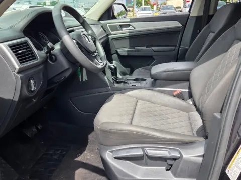 More photos of 2018 Volkswagen Atlas 2.0T S at Hyundai Warner Robins, GA