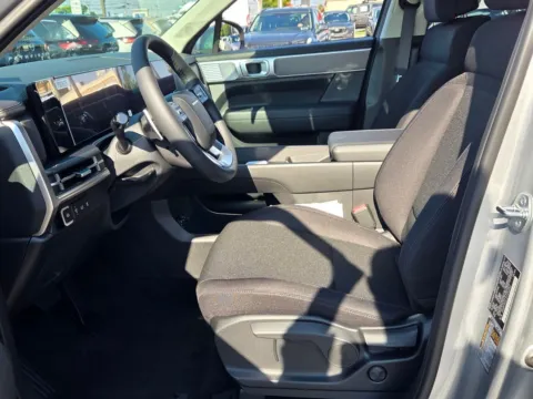 More photos of 2027 Hyundai Santa Fe SE at Hyundai Warner Robins, GA