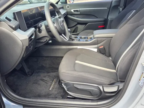 More photos of 2026 Hyundai Sonata SE at Hyundai Warner Robins, GA