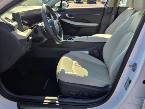 More photos of 2024 Hyundai Sonata Hybrid Limited at Hyundai Warner Robins, GA