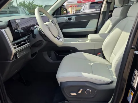 More photos of 2027 Hyundai Santa Fe Hybrid SEL at Hyundai Warner Robins, GA
