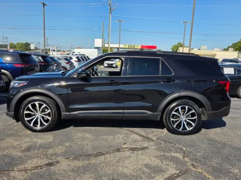 More photos of 2025 Ford Explorer ST-Line at Hyundai Warner Robins, GA