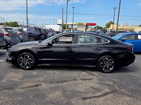 More photos of 2024 Hyundai Sonata SEL at Hyundai Warner Robins, GA