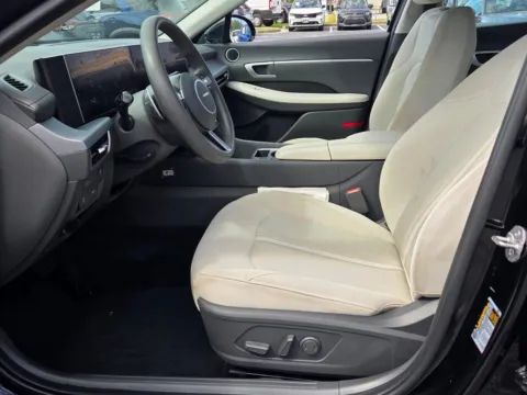 More photos of 2024 Hyundai Sonata SEL at Hyundai Warner Robins, GA