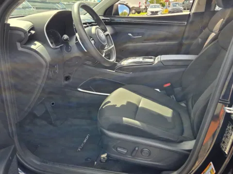 More photos of 2022 Hyundai Tucson Plug-In Hybrid SEL at Hyundai Warner Robins, GA