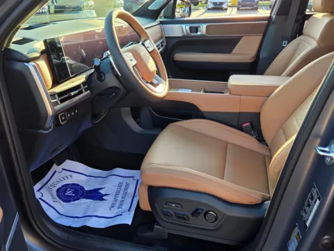 More photos of 2027 Hyundai Santa Fe Calligraphy at Hyundai Warner Robins, GA