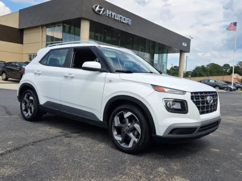 White 2021 Hyundai Venue SEL for sale in Warner Robins, GA