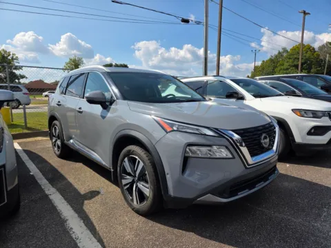 Gray 2023 Nissan Rogue SL for sale in Warner Robins, GA