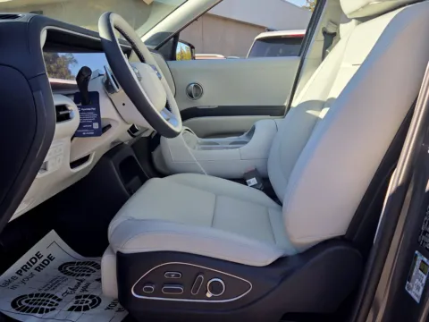 More photos of 2027 Hyundai Palisade Hybrid Calligraphy at Hyundai Warner Robins, GA