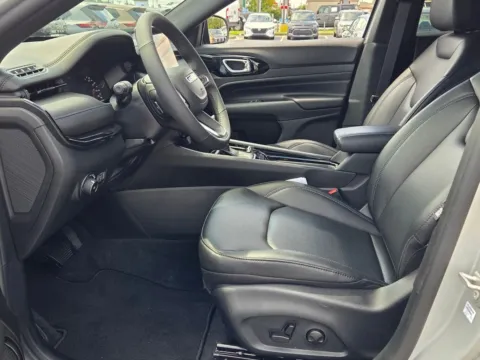 More photos of 2026 Jeep Compass Limited at Hyundai Warner Robins, GA