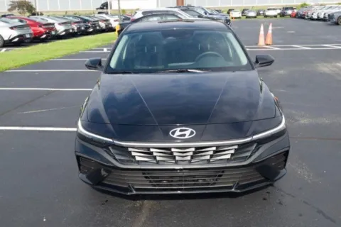 Photos of 2026 Hyundai Elantra SE for sale in Warner Robins, GA at Hyundai Warner Robins