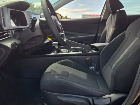 More photos of 2026 Hyundai Elantra SE at Hyundai Warner Robins, GA