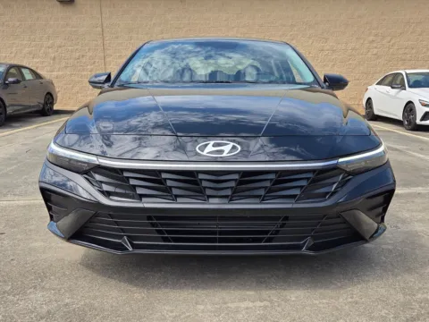 Photos of 2026 Hyundai Elantra SE for sale in Warner Robins, GA at Hyundai Warner Robins