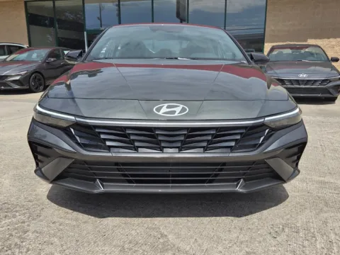 Photos of 2026 Hyundai Santa Fe Hybrid Limited for sale in Warner Robins, GA at Hyundai Warner Robins