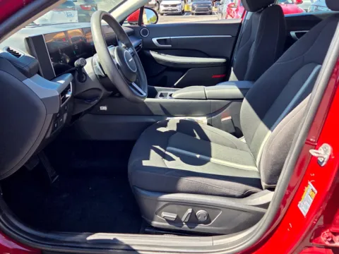 More photos of 2025 Hyundai Sonata SEL at Hyundai Warner Robins, GA