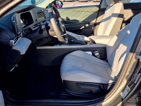 More photos of 2026 Hyundai Elantra SEL Sport at Hyundai Warner Robins, GA