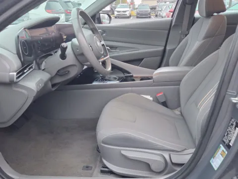 More photos of 2025 Hyundai Elantra SEL Convenience at Hyundai Warner Robins, GA