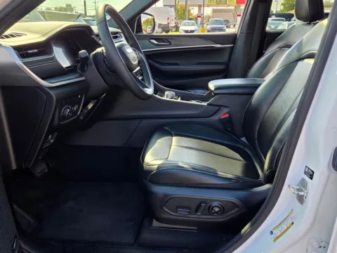 More photos of 2024 Jeep Grand Cherokee 4xe at Hyundai Warner Robins, GA