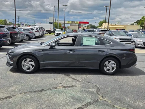 More photos of 2026 Hyundai Sonata SE at Hyundai Warner Robins, GA