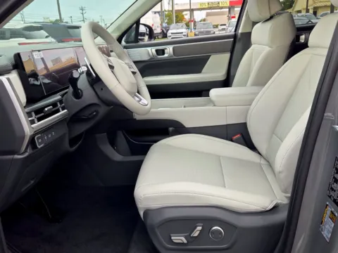 More photos of 2027 Hyundai Santa Fe Hybrid SEL at Hyundai Warner Robins, GA