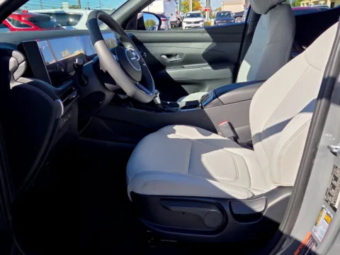 More photos of 2027 Hyundai Santa Cruz SE at Hyundai Warner Robins, GA