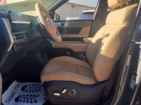 More photos of 2027 Hyundai Santa Fe Limited at Hyundai Warner Robins, GA