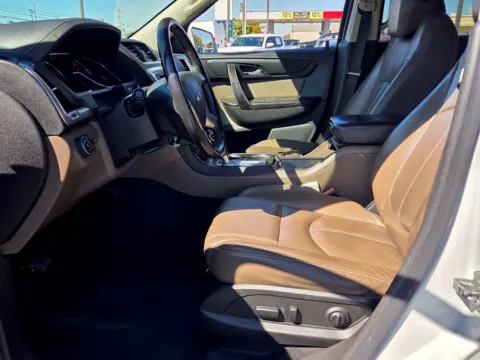 More photos of 2017 GMC Acadia Limited at Hyundai Warner Robins, GA