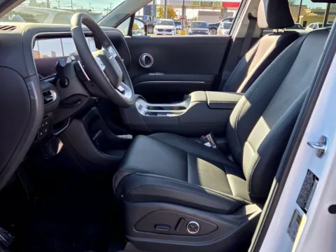 More photos of 2027 Hyundai Palisade Hybrid Limited at Hyundai Warner Robins, GA