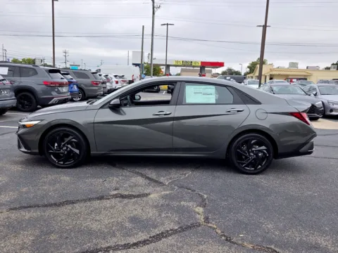More photos of 2027 Hyundai Santa Fe SEL at Hyundai Warner Robins, GA