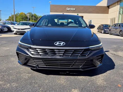 Photos of 2026 Hyundai Elantra SE for sale in Warner Robins, GA at Hyundai Warner Robins