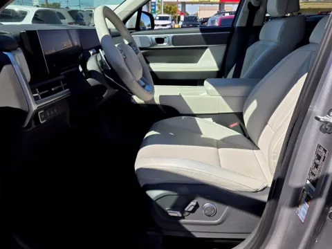 More photos of 2025 Hyundai Santa Fe SEL at Hyundai Warner Robins, GA