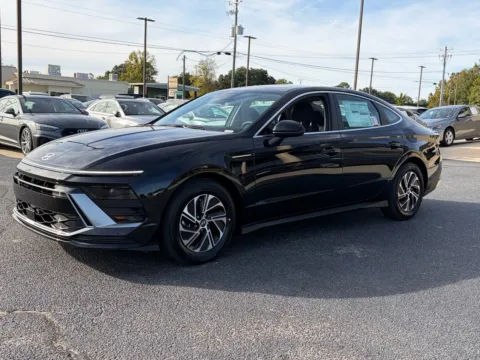 Another view of 2027 Hyundai Sonata Hybrid Blue for sale in Warner Robins, GA at Hyundai Warner Robins