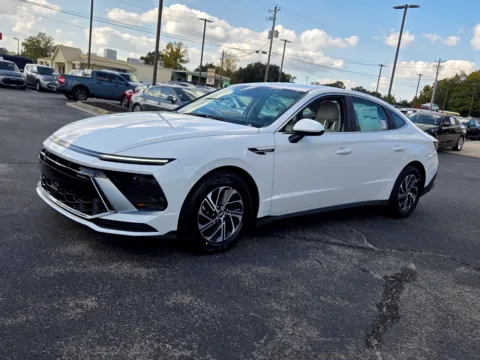 Another view of 2027 Hyundai Sonata Hybrid Blue for sale in Warner Robins, GA at Hyundai Warner Robins