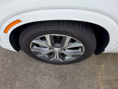 More photos of 2022 Hyundai Palisade Limited at Hyundai Warner Robins, GA