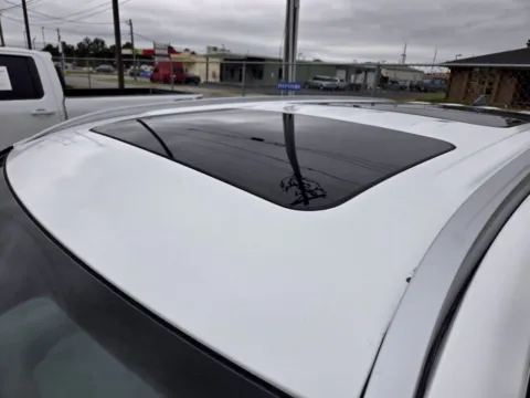 More photos of 2022 Hyundai Palisade Limited at Hyundai Warner Robins, GA