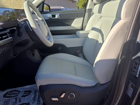 More photos of 2027 Hyundai Santa Fe SEL at Hyundai Warner Robins, GA