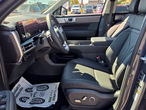 More photos of 2027 Hyundai Santa Fe Hybrid SEL at Hyundai Warner Robins, GA