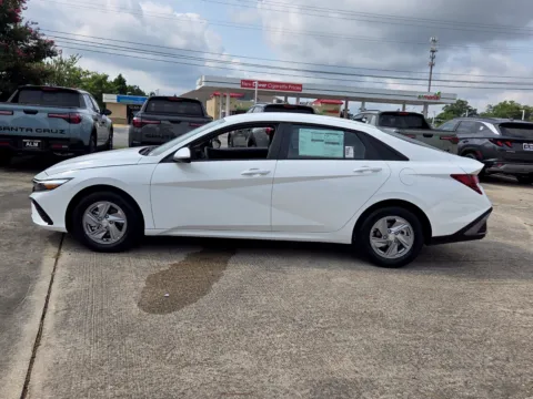 More photos of 2026 Hyundai Elantra SE at Hyundai Warner Robins, GA