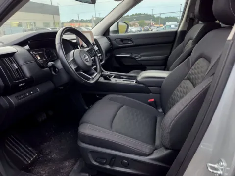 More photos of 2025 Nissan Pathfinder SV at Hyundai Warner Robins, GA