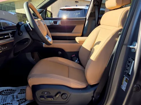 More photos of 2027 Hyundai Santa Fe Hybrid Calligraphy at Hyundai Warner Robins, GA