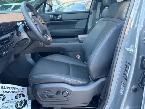 More photos of 2027 Hyundai Santa Fe Hybrid Calligraphy at Hyundai Warner Robins, GA